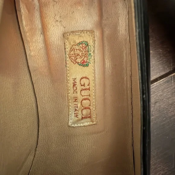 Gucci Black Leather Pointed Flats with Gold Button Accent - Picture 4 of 4